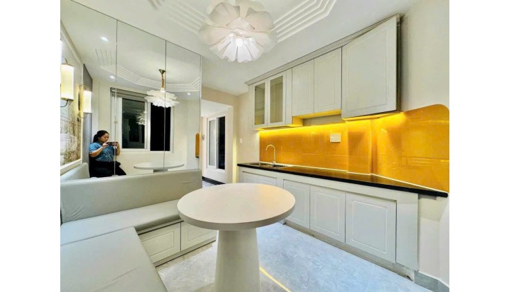 NHÀ MỜI SIÊU ĐẸP, 2 MẶT TIỀN, XE HƠI ĐẬU TRƯỚC CỦA, NHÀ 5 TẦNG, CHỈ CÓ 5,5 TỶ. PHƯỜNG 8 GÒ VẤP, 3 PN MASTER, SHR, HOÀN CÔNG ĐỦ
